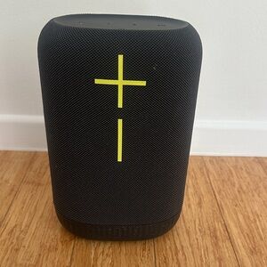 Black Portable Bluetooth Speaker